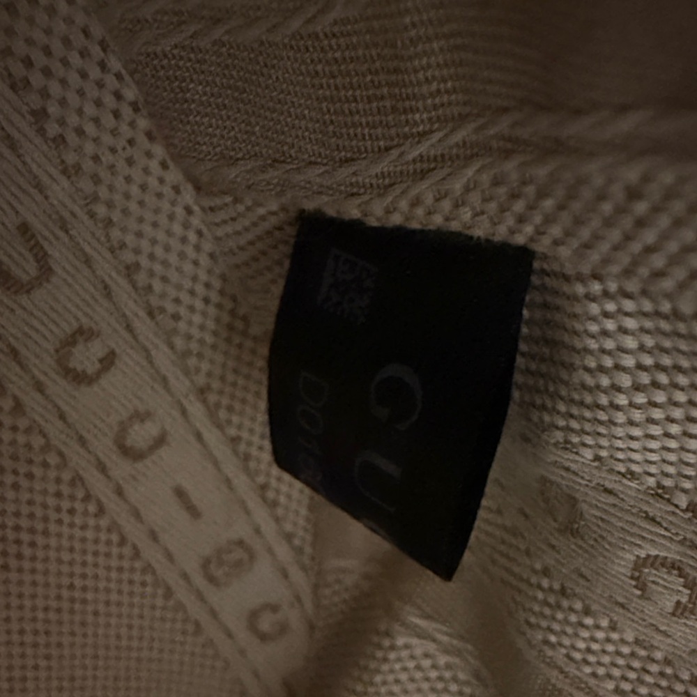 Gucci  Drawstring Bucket Bag - Picture 4 of 9